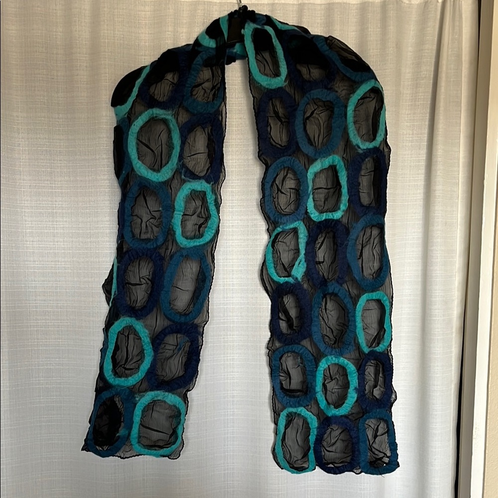 Handmade Women’s Largesse Scarf